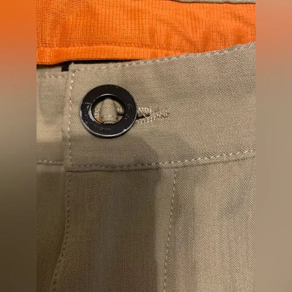 The North Face Khaki Shorts Size 36‎